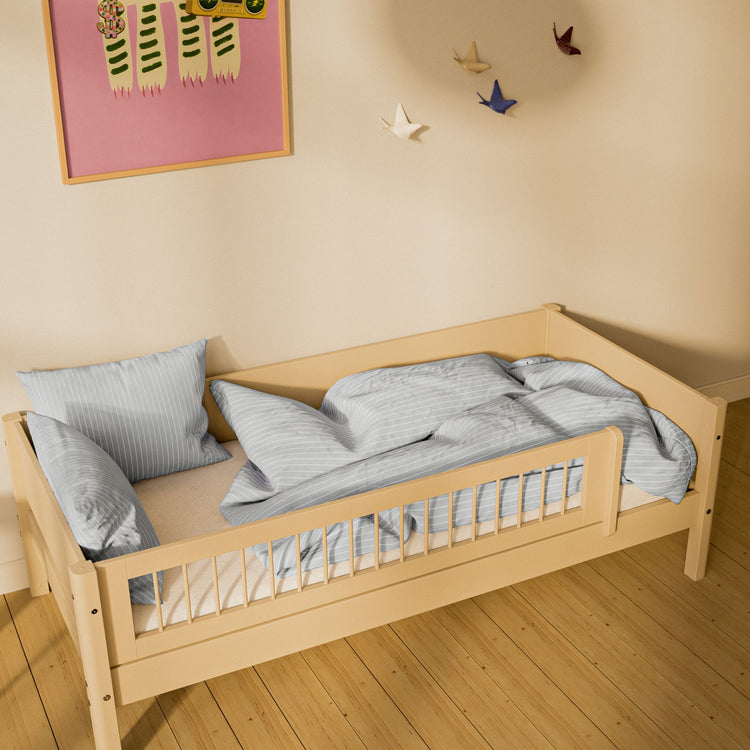 Flexa. White Sand daybed with front safety rail.
