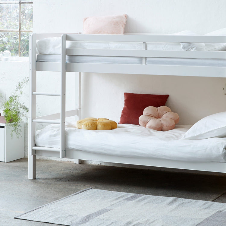 Thuka. Actim bunk bed with straight ladder. White