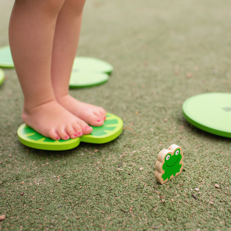 BS TOYS. Wobbly Lilly Path