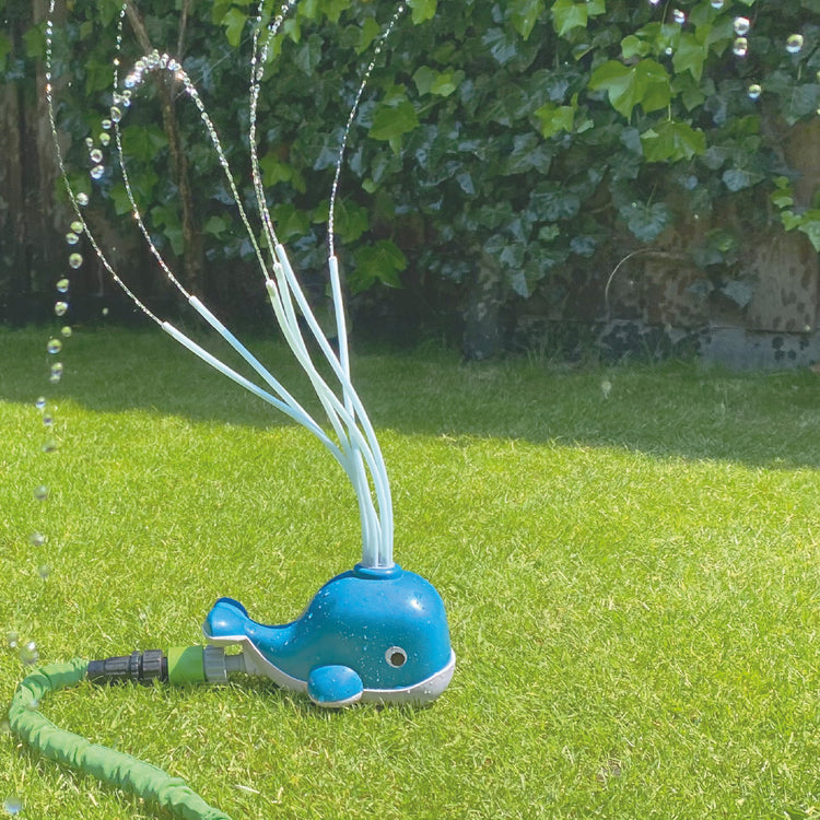 BS TOYS. Φαλαινάκι sprinkler