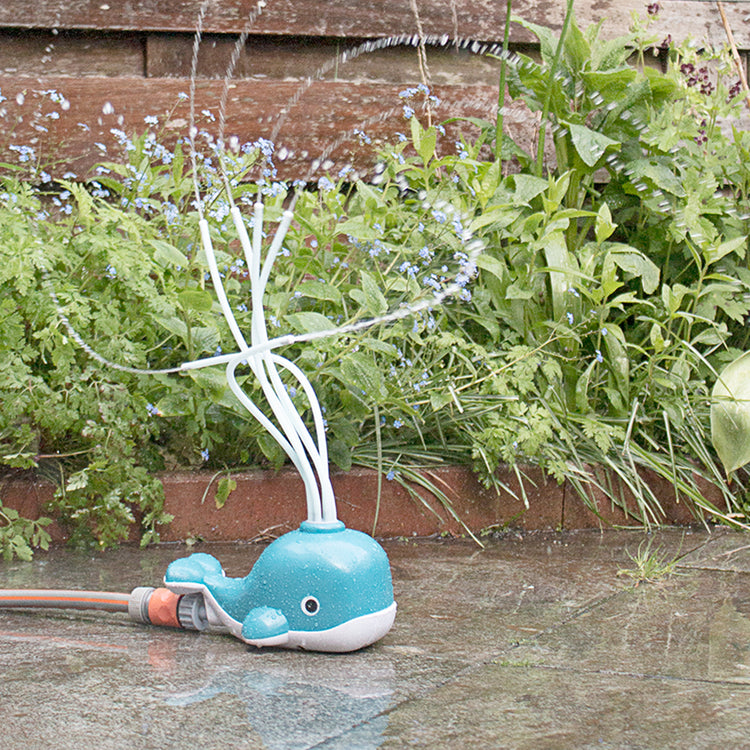 BS TOYS. Φαλαινάκι sprinkler