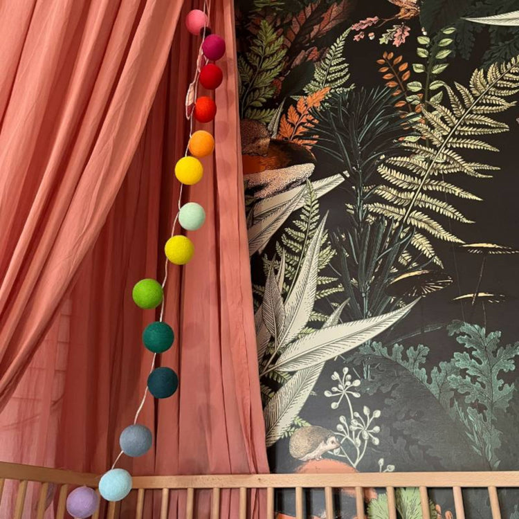 LA CASE DE COUSIN PAUL. String lights 16 balls Rainbow