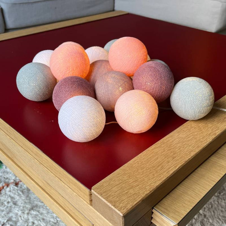 LA CASE DE COUSIN PAUL. String lights 16 balls L'Opera