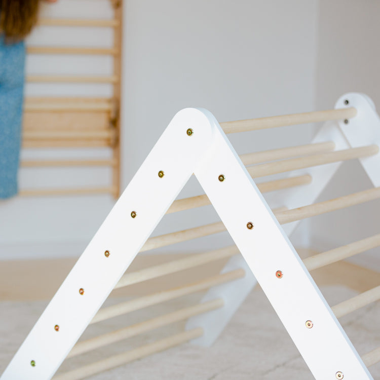Duck Woodworks. Climbing triangle floor set with slide white