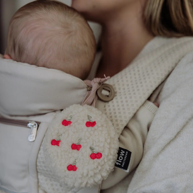 FLOW. Lucy - Comforter on the go (cherry)