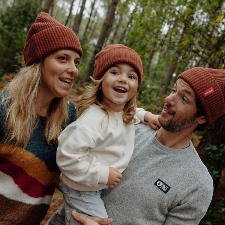 HELLO HOSSY. Flow Nut adult beanie