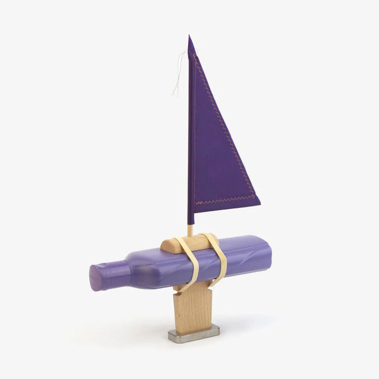 IKONIC. Floris Hovers Bottle Boat Purple