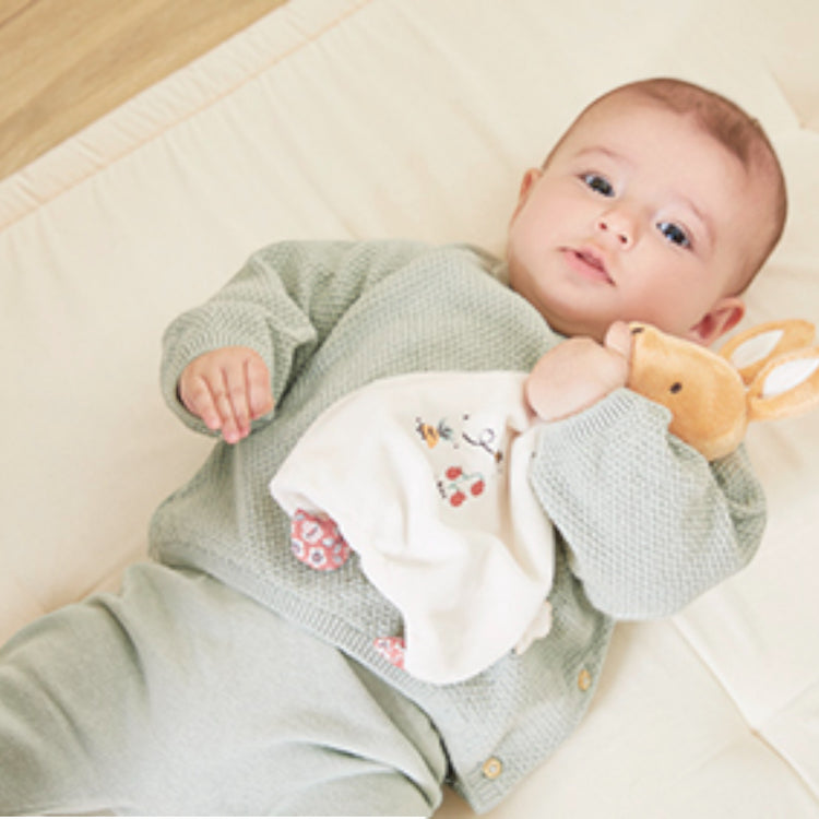 PETITES CHANSONS. Bola and rabbit comforter box