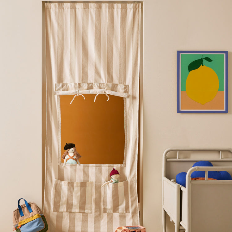 KIDS CONCEPT. Υφασμάτινο κουκλοθέατρο (μπεζ ριγέ)