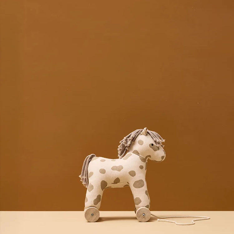 KIDS CONCEPT. Pull along horse Dotty AIDEN
