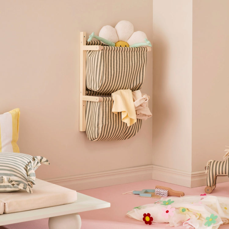 KIDS CONCEPT. Επιτοίχιο υφασμάτινο ράφι αποθήκευσης (ριγέ πράσινο)