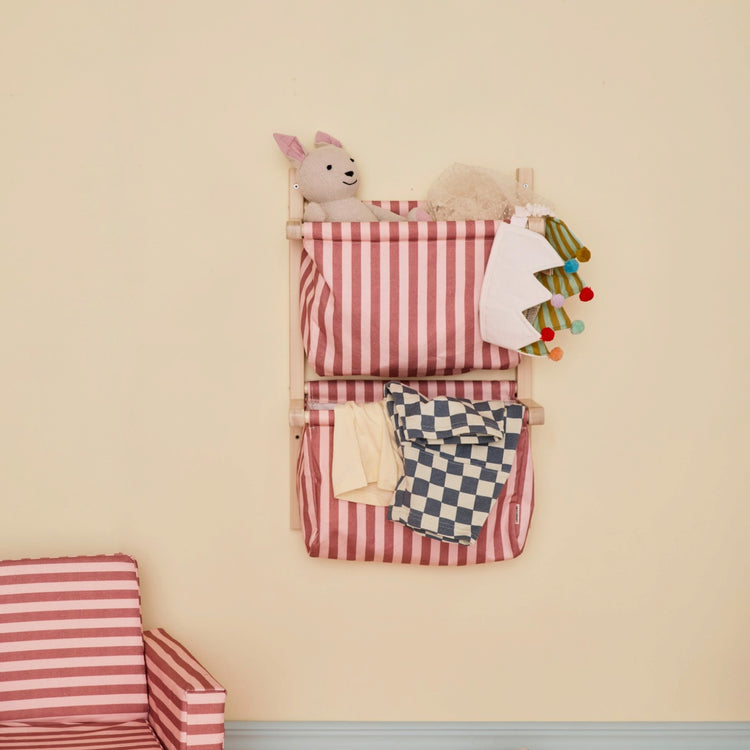 KIDS CONCEPT. Επιτοίχιο υφασμάτινο ράφι αποθήκευσης (ριγέ ροζ)