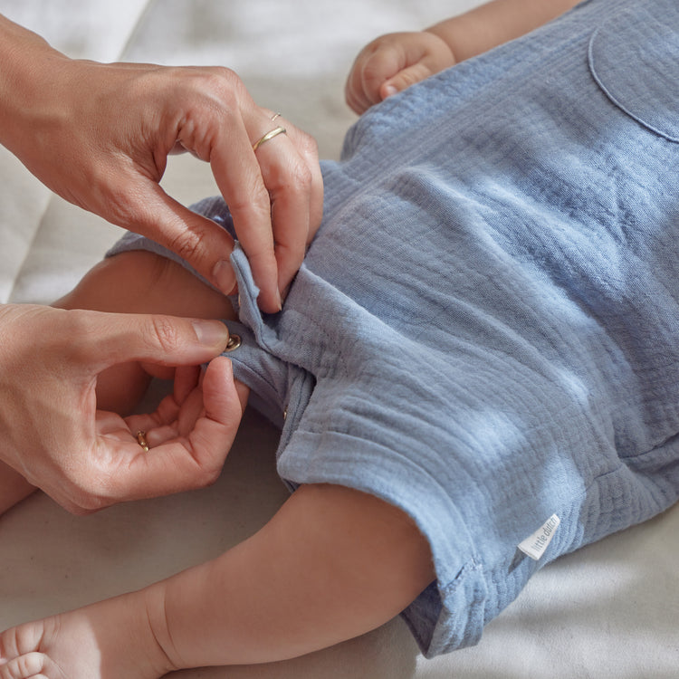 LITTLE DUTCH. Σαλοπέτα κοντή μπλε Stone Blue