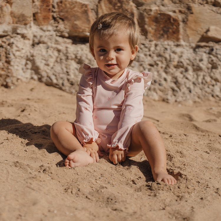LITTLE DUTCH. Ολόσωμο μακρυμάνικο μαγιό με βολάν Dreamy Seashells