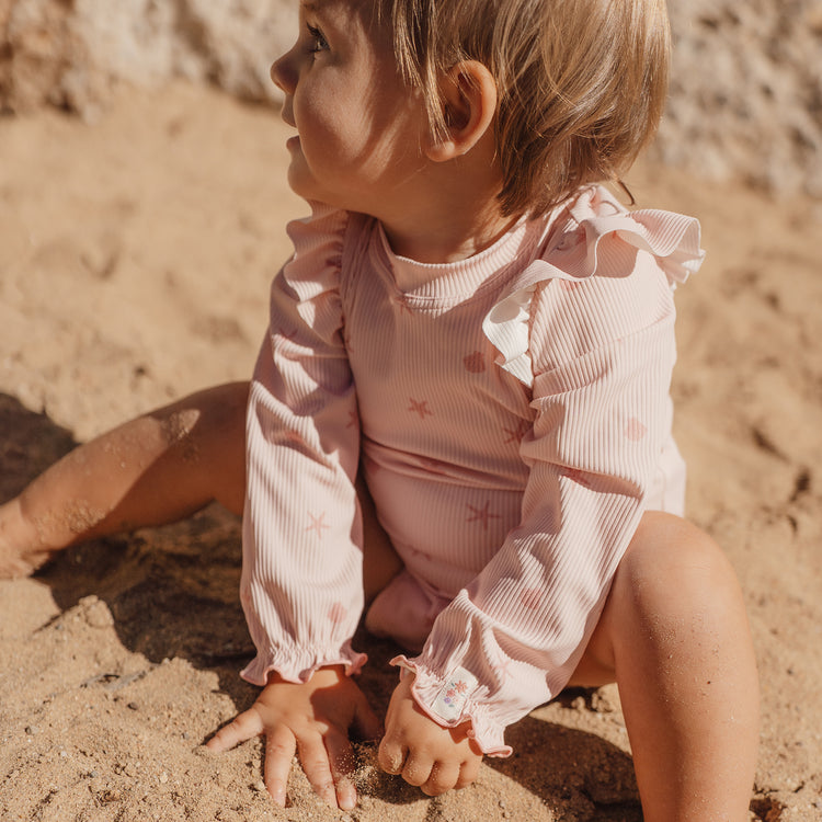 LITTLE DUTCH. Ολόσωμο μακρυμάνικο μαγιό με βολάν Dreamy Seashells