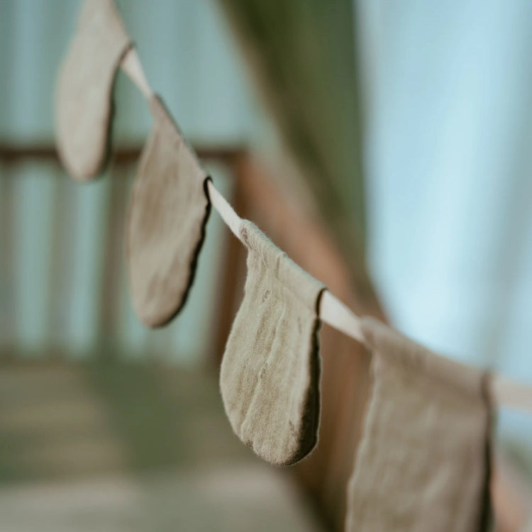 LITTLE DUTCH. Garland Pure Sage