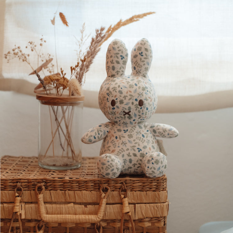 LITTLE DUTCH. Miffy Cuddle all-over print 20 cm - Lucky Leaves GRS