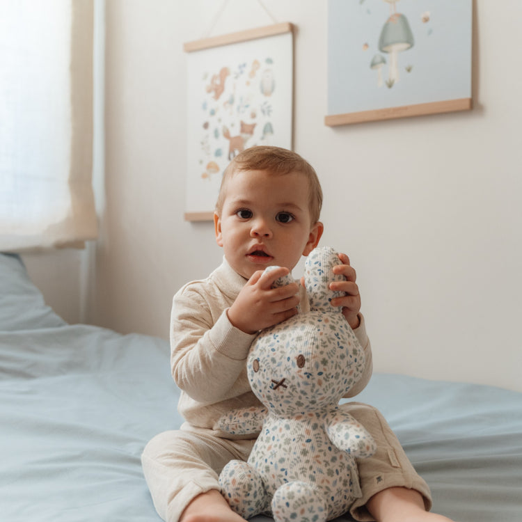 LITTLE DUTCH. Miffy Cuddle all-over print 30 cm - Lucky Leaves GRS