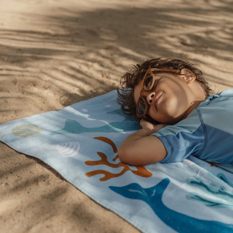 LITTLE DUTCH. Beach Towel Ocean Dreams Blue