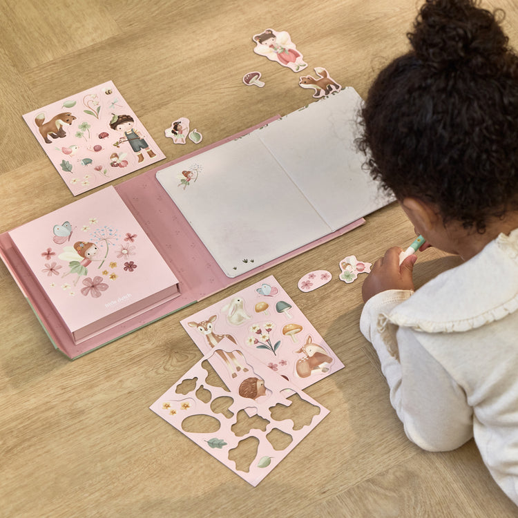 LITTLE DUTCH. Magnetic activity book Rosa