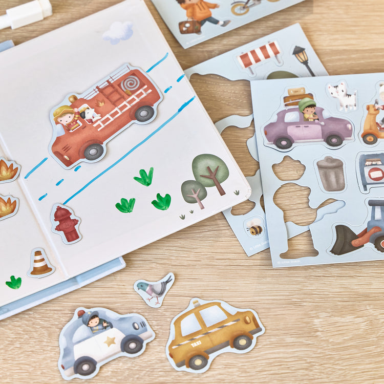 LITTLE DUTCH. Magnetic activity book Jim