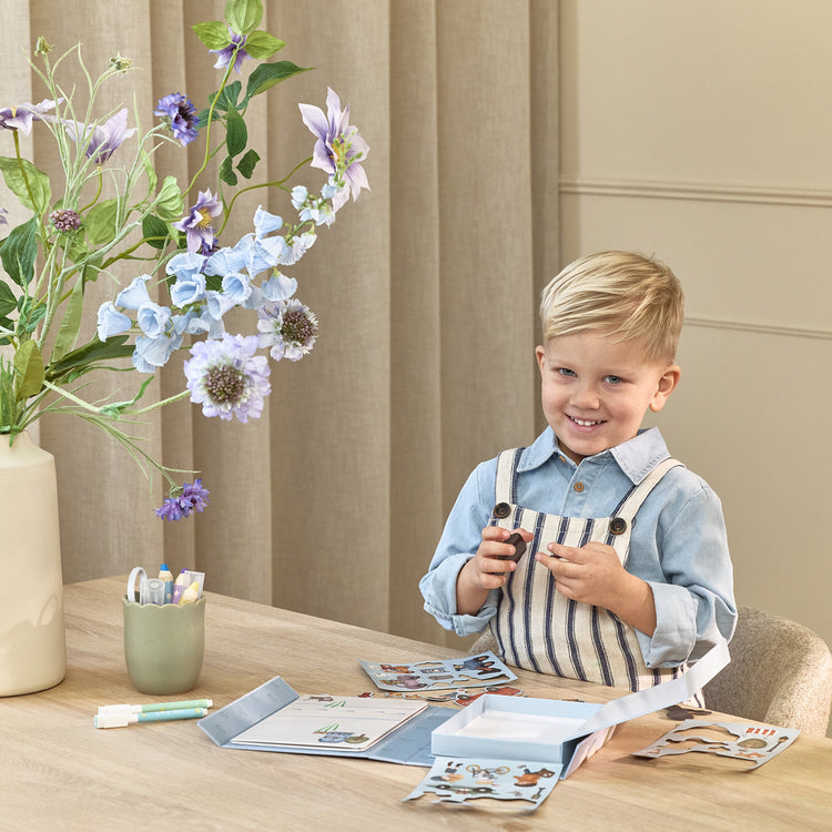 LITTLE DUTCH. Magnetic activity book Jim
