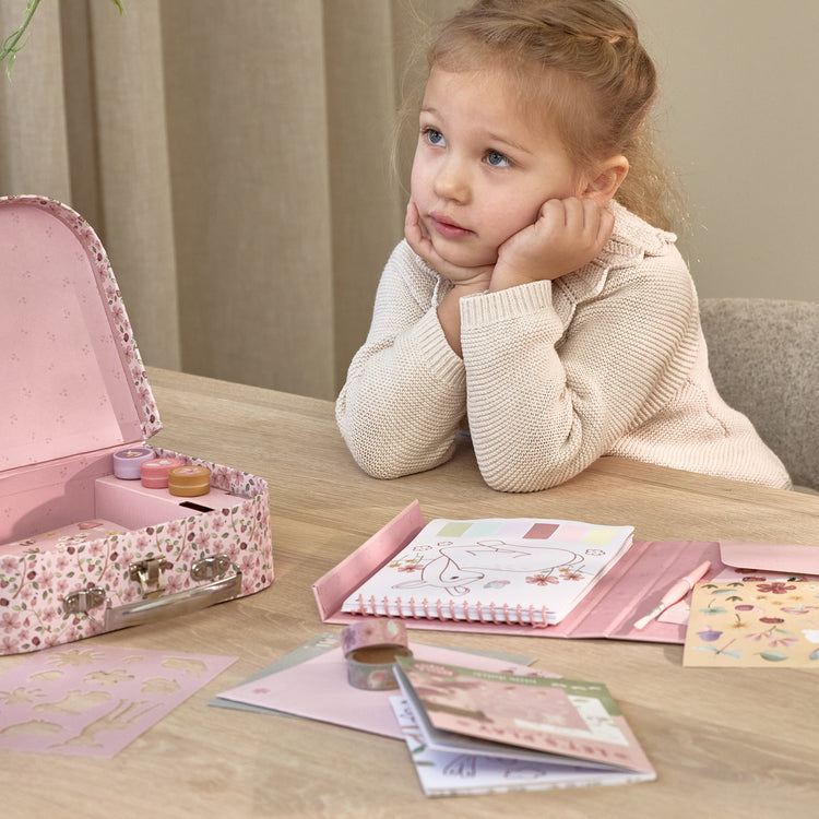 LITTLE DUTCH. Σετ ζωγραφικής - κατασκευών σε βαλιτσάκι Rosa Fairy Garden