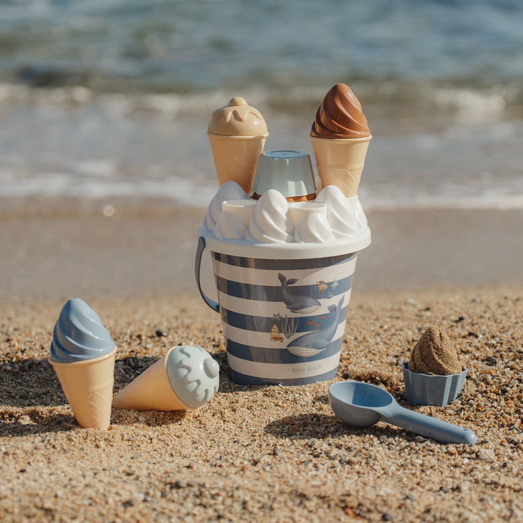 LITTLE DUTCH. Σετ κουβαδάκια παραλίας Ice Cream Ocean World Μπλε