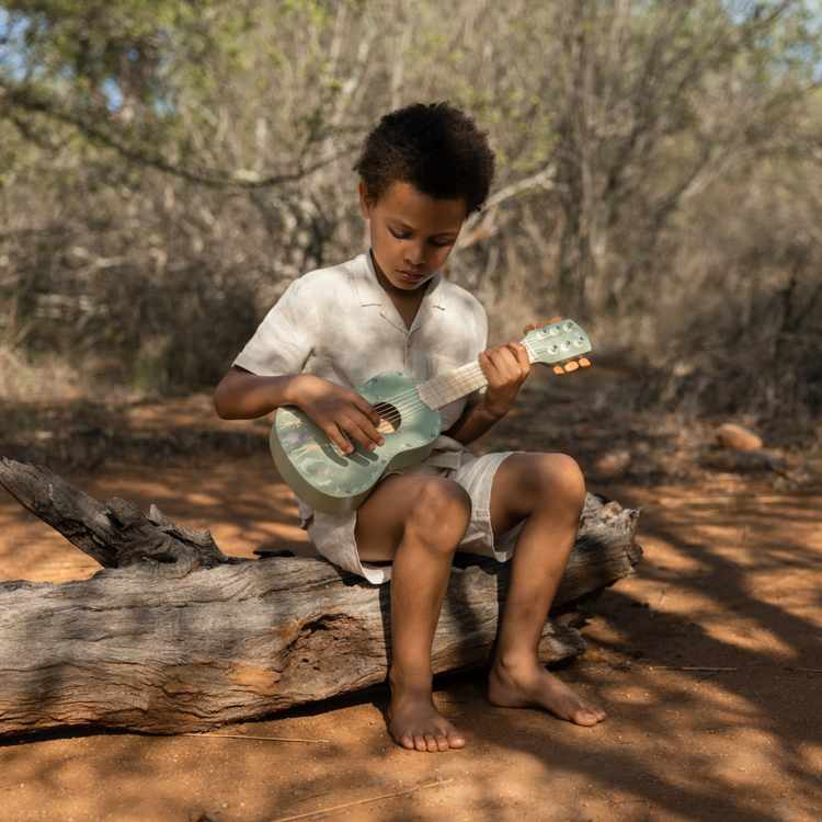 LITTLE DUTCH. Ξύλινη κιθάρα Safari Friends FSC (πράσινη)