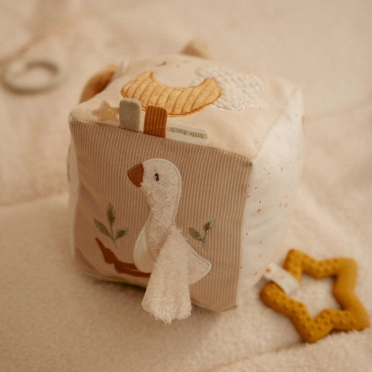 LITTLE DUTCH. Activity Cube Newborn Naturals GRS