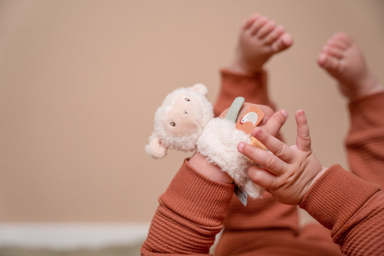 LITTLE DUTCH. Wrist rattle sheep Little Farm