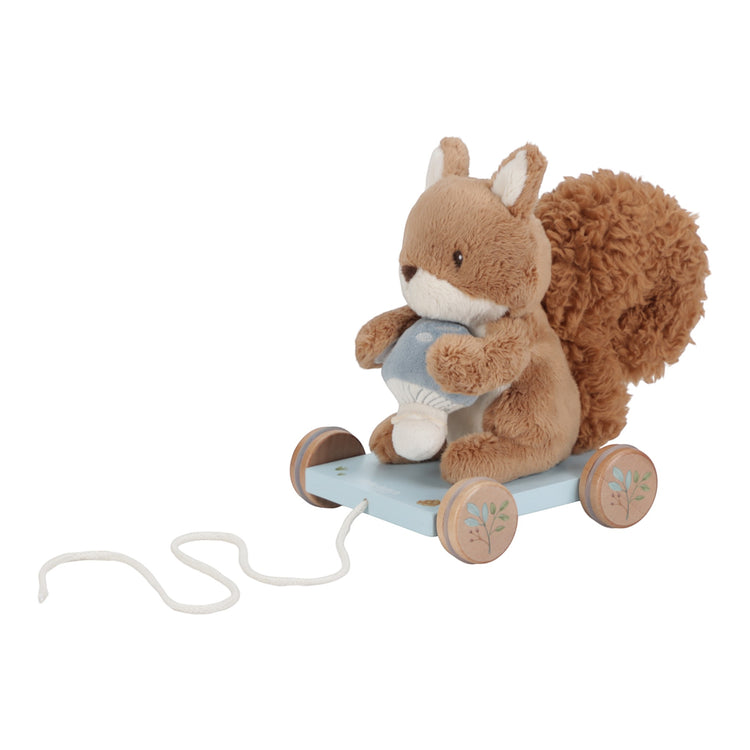 LITTLE DUTCH. Pull along Squirrel FSC