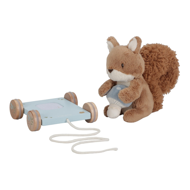 LITTLE DUTCH. Pull along Squirrel FSC