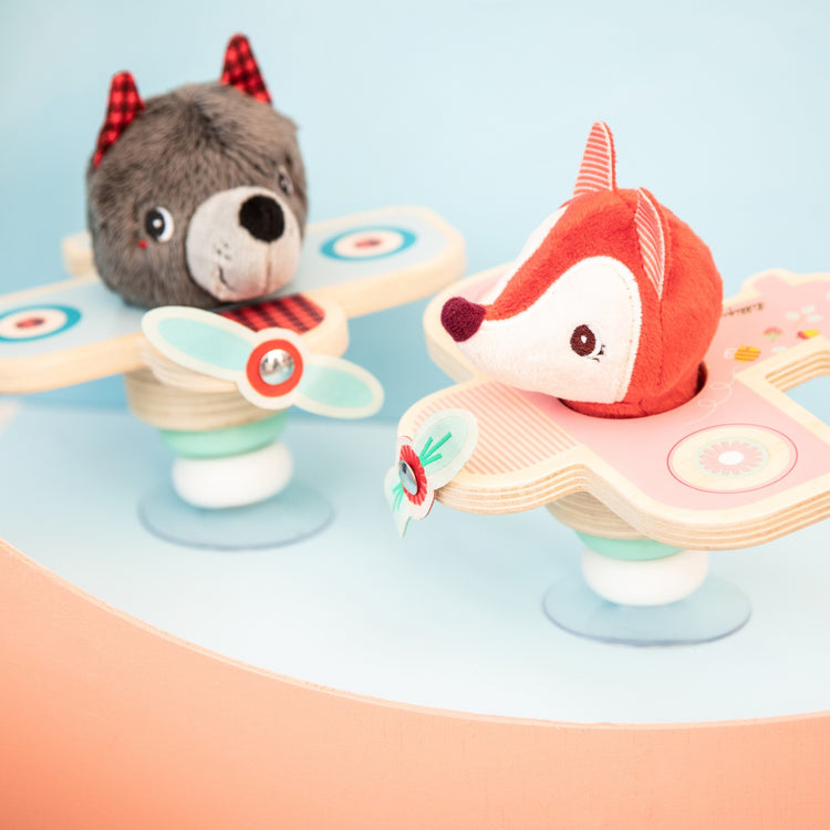 LILLIPUTIENS. Airplane pilot swing Louis the wolf