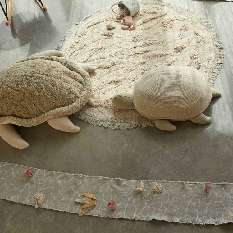 Lorena Canals. Basket Mama Turtle