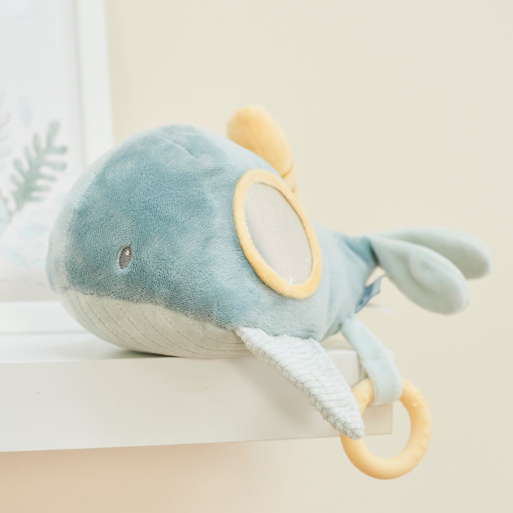 ROMEO, JULES & SALLY. Activity cuddly whale