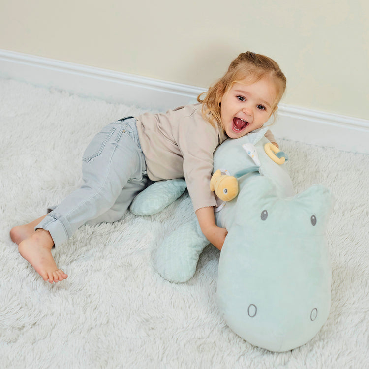ROMEO, JULES & SALLY. Activity crocodile