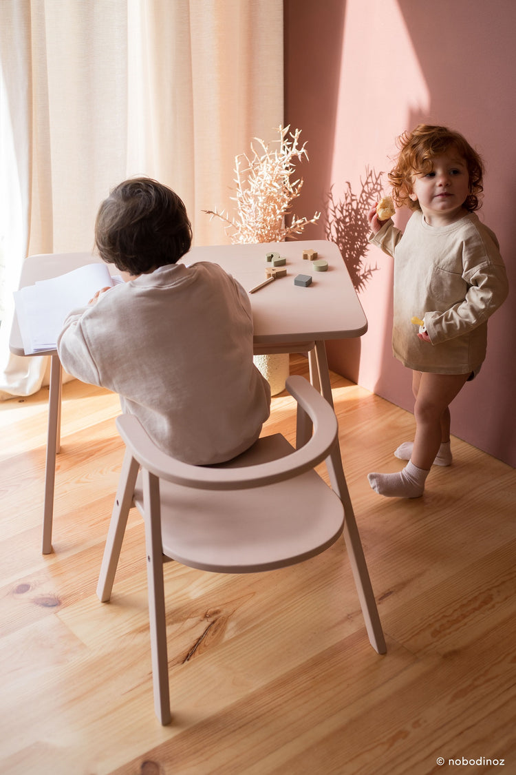 GROWING GREEN. Kid's chair - Blush