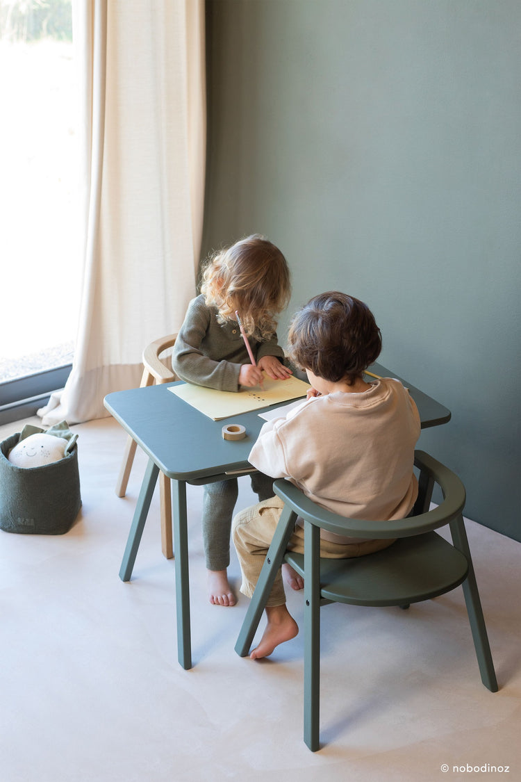 GROWING GREEN. Kid's table - Deep Green
