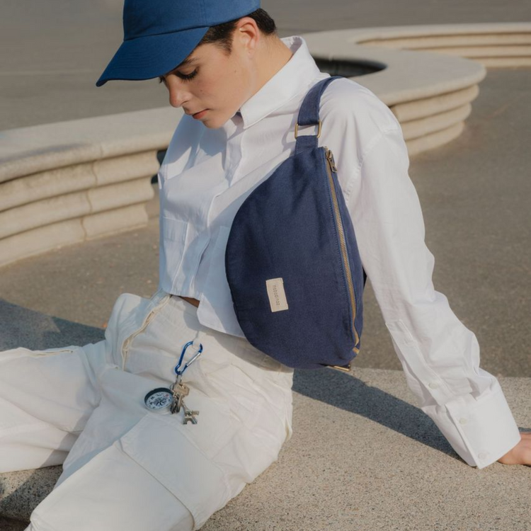 PARIS-TOKYO. Fanny Pack L Cobalt