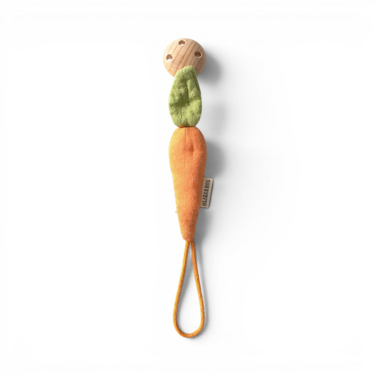 OLI&CAROL. Pacifier hanger Carrot