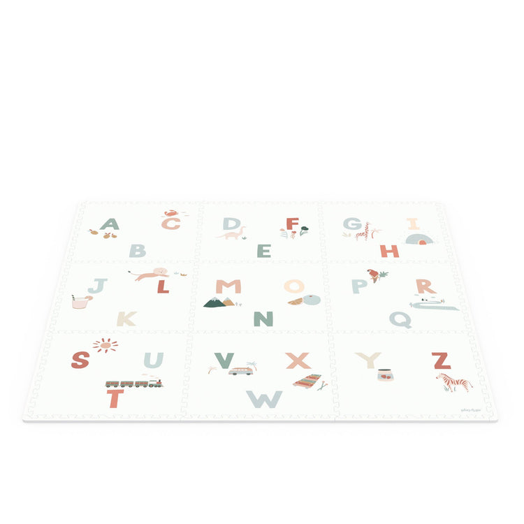 PLAY&GO. EEVAA playmat - puzzle - storage box - Alphabet