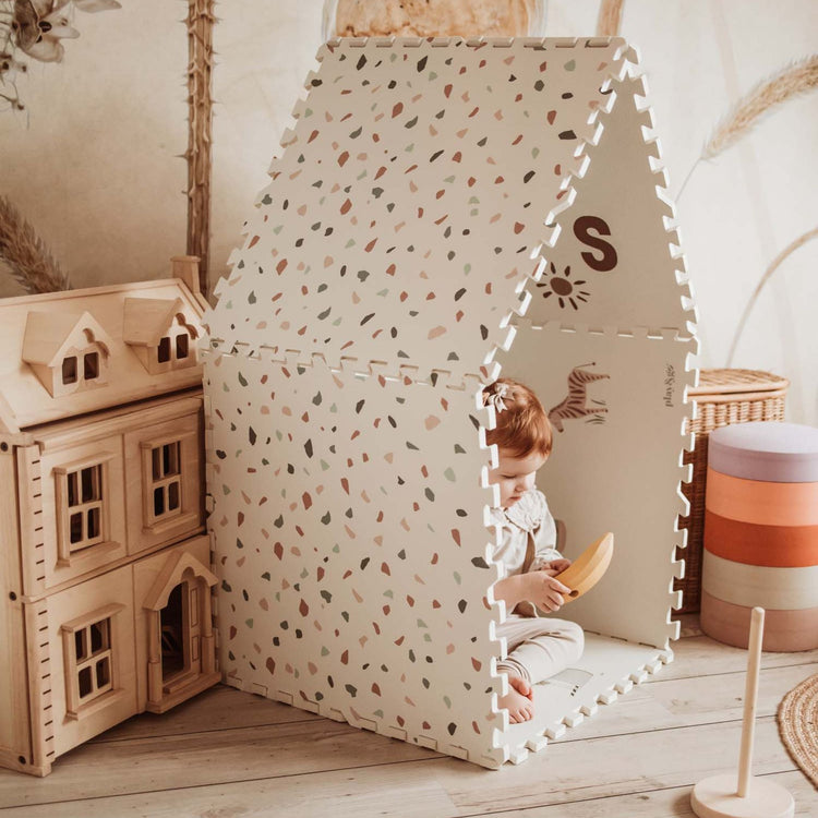 PLAY&GO. EEVAA playmat - puzzle - storage box - Alphabet