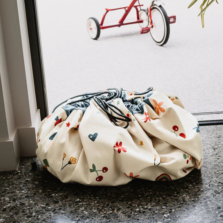 PLAY&GO. 2 in 1 storage bag and playmat. Funny days