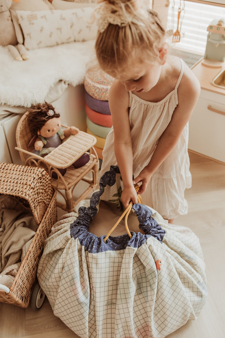 PLAY&GO. 2 in 1 storage bag and playmat. Toupities