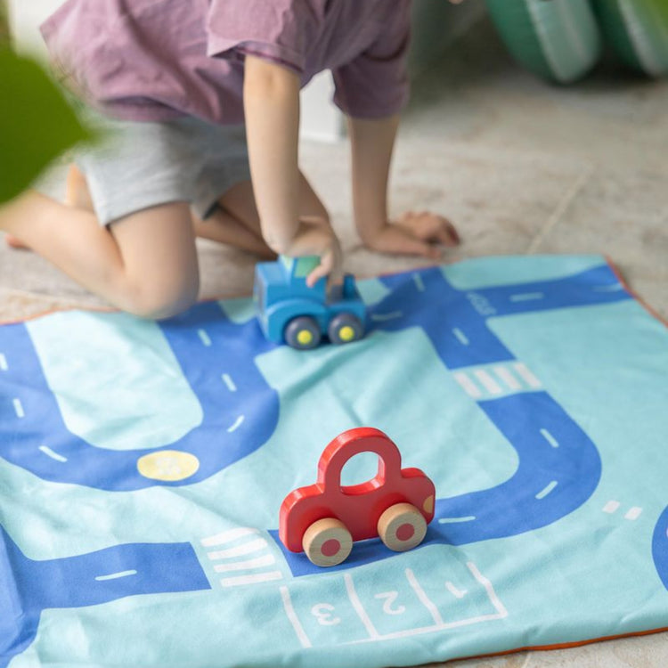 Quut. Play towel Road 140x70 cm