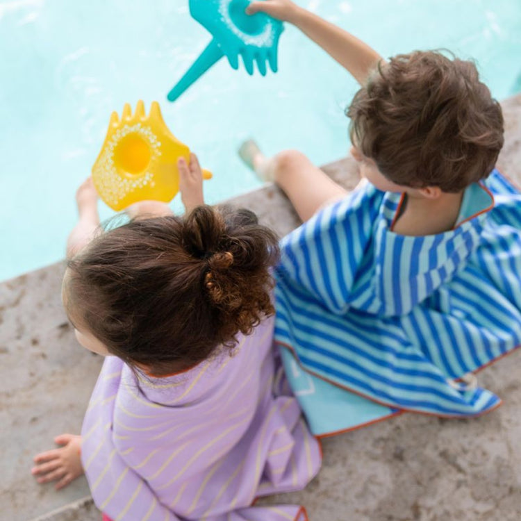 Quut. Play towel Road 140x70 cm
