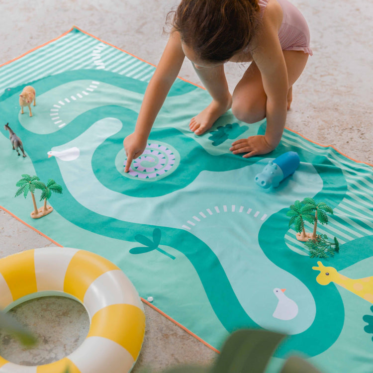Quut. Play towel Safari 140x70 cm