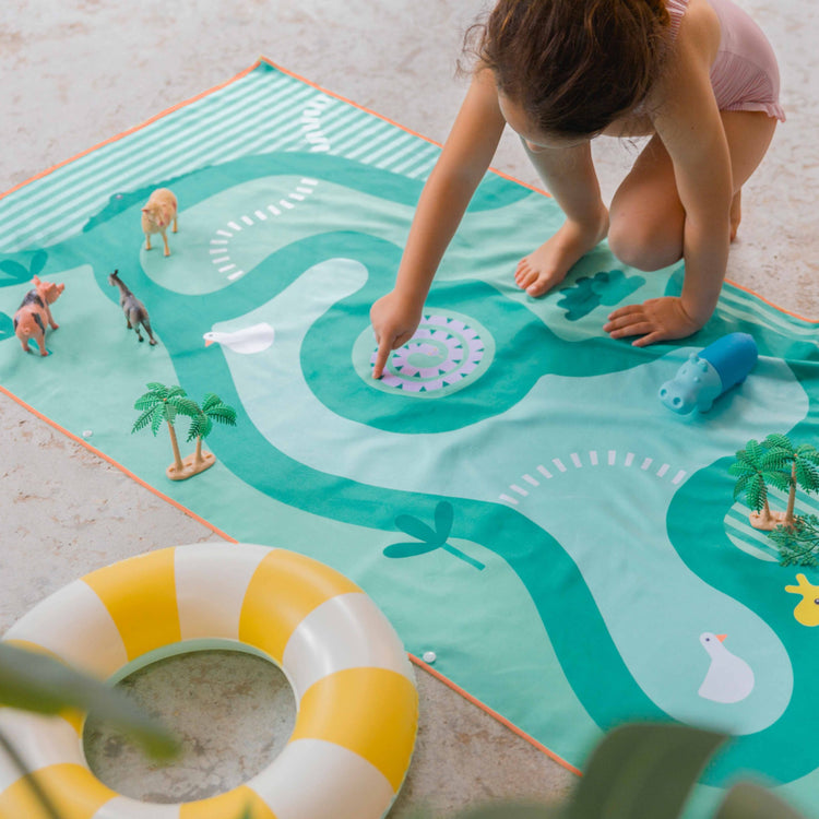 Quut. Play towel Safari 180x100 cm
