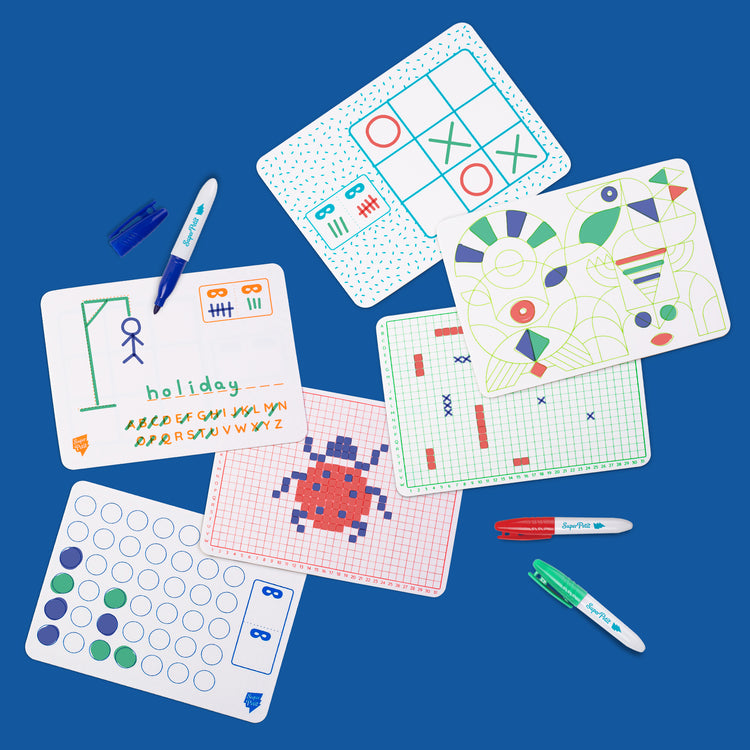 SUPER PETIT. Travel games - 3 reversible placemats + 3 markers